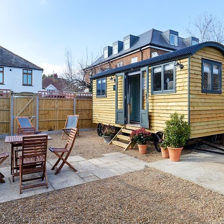 فيلا Pass The Keys Whitstable Shepherds Hut Minutes From The Harbour المظهر الخارجي الصورة