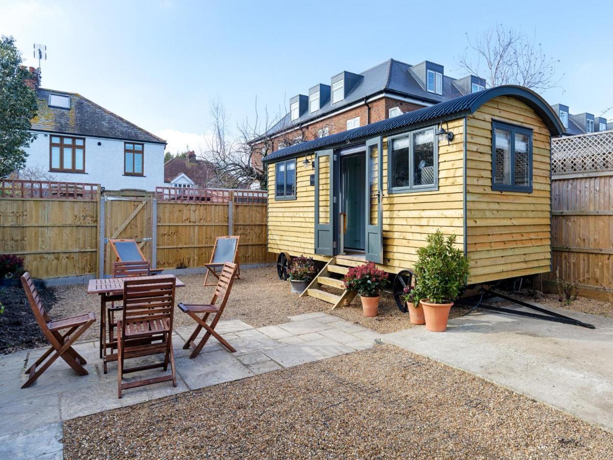 فيلا Pass The Keys Whitstable Shepherds Hut Minutes From The Harbour المظهر الخارجي الصورة