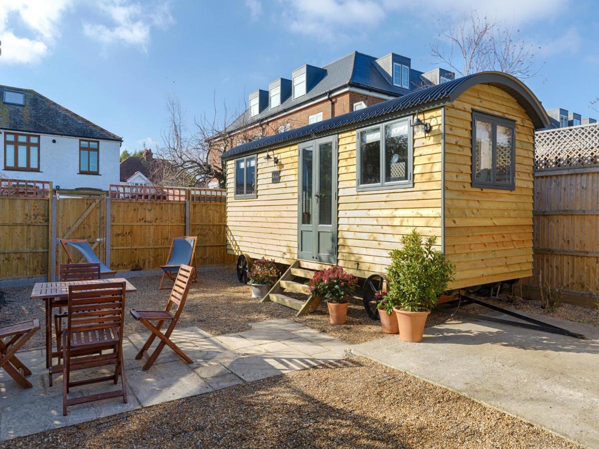 فيلا Pass The Keys Whitstable Shepherds Hut Minutes From The Harbour المظهر الخارجي الصورة