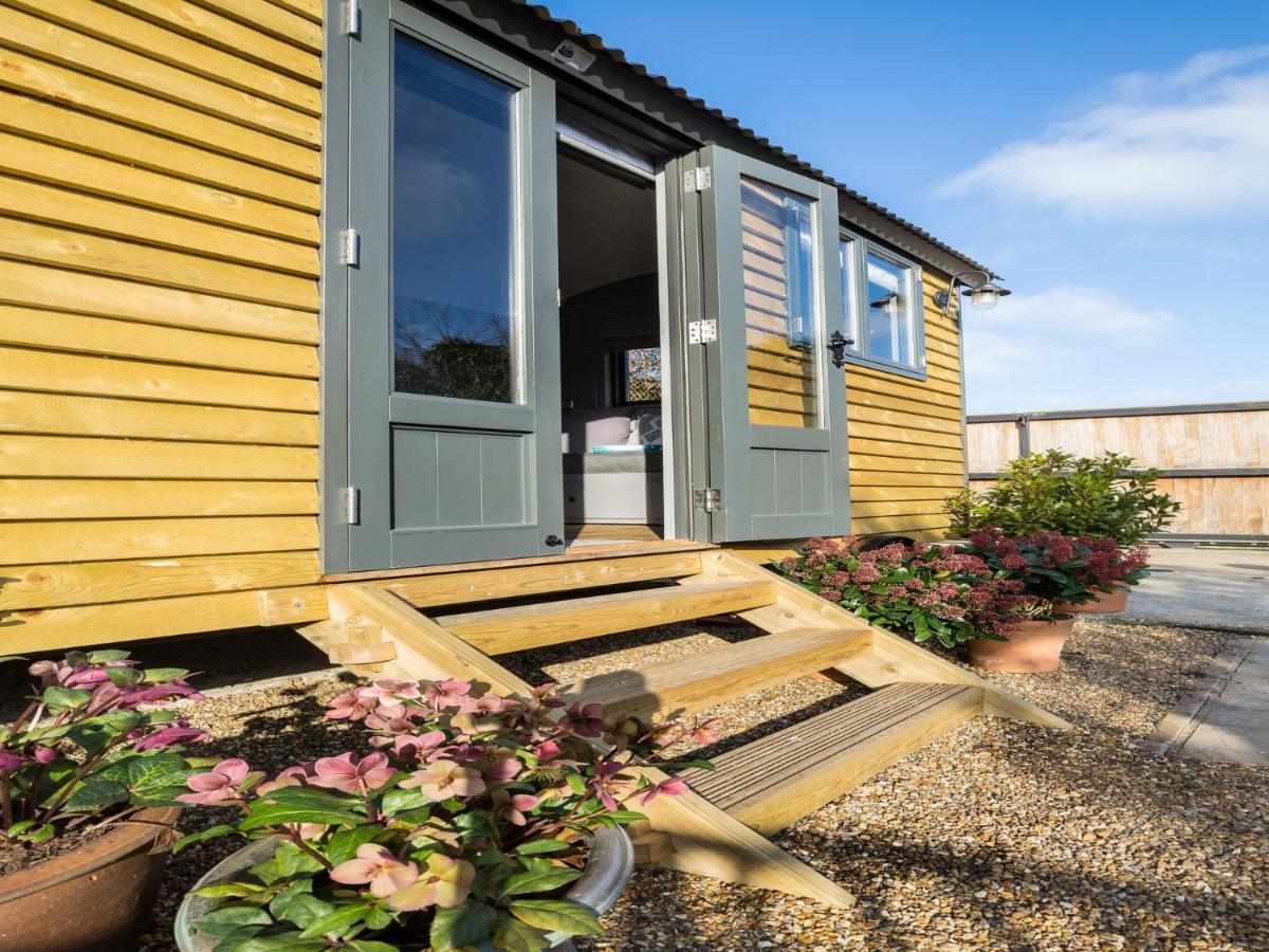 فيلا Pass The Keys Whitstable Shepherds Hut Minutes From The Harbour المظهر الخارجي الصورة